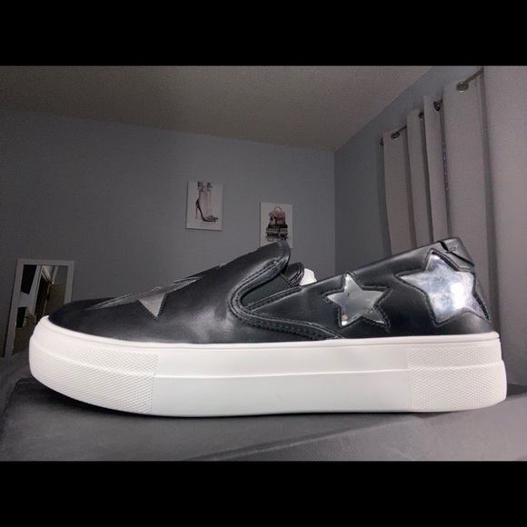 Steve By Steve Madden - Picture 3 of 4